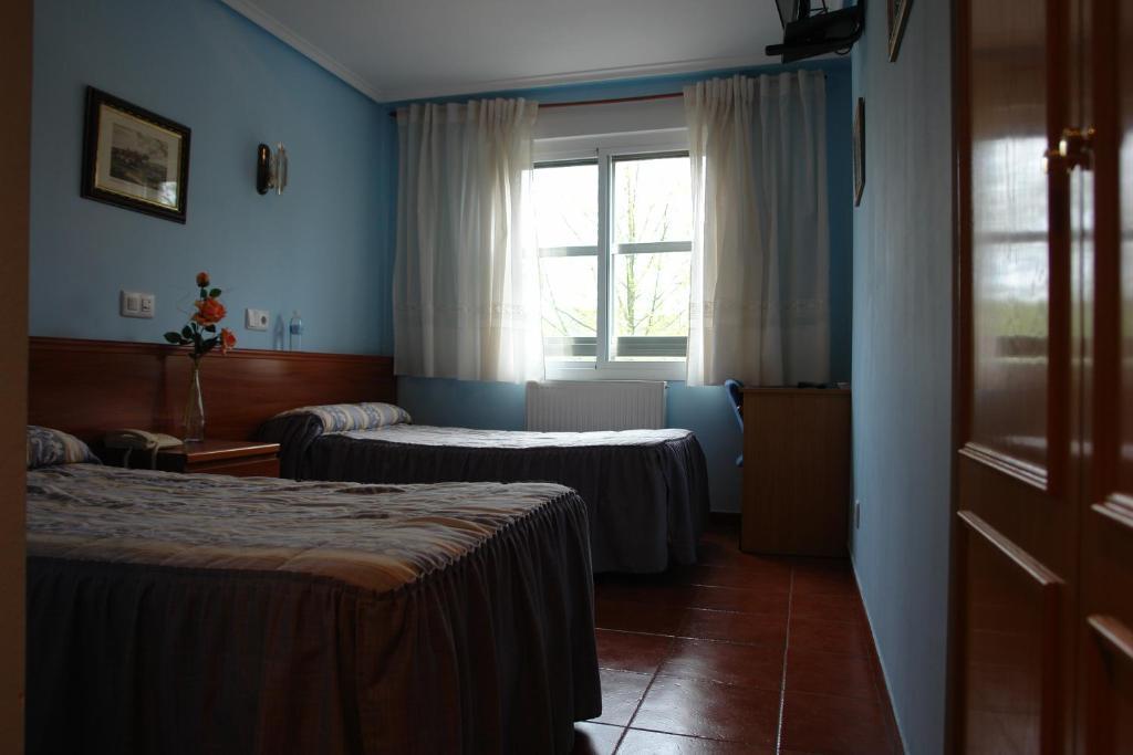 Hostal Campus Burgos Room photo
