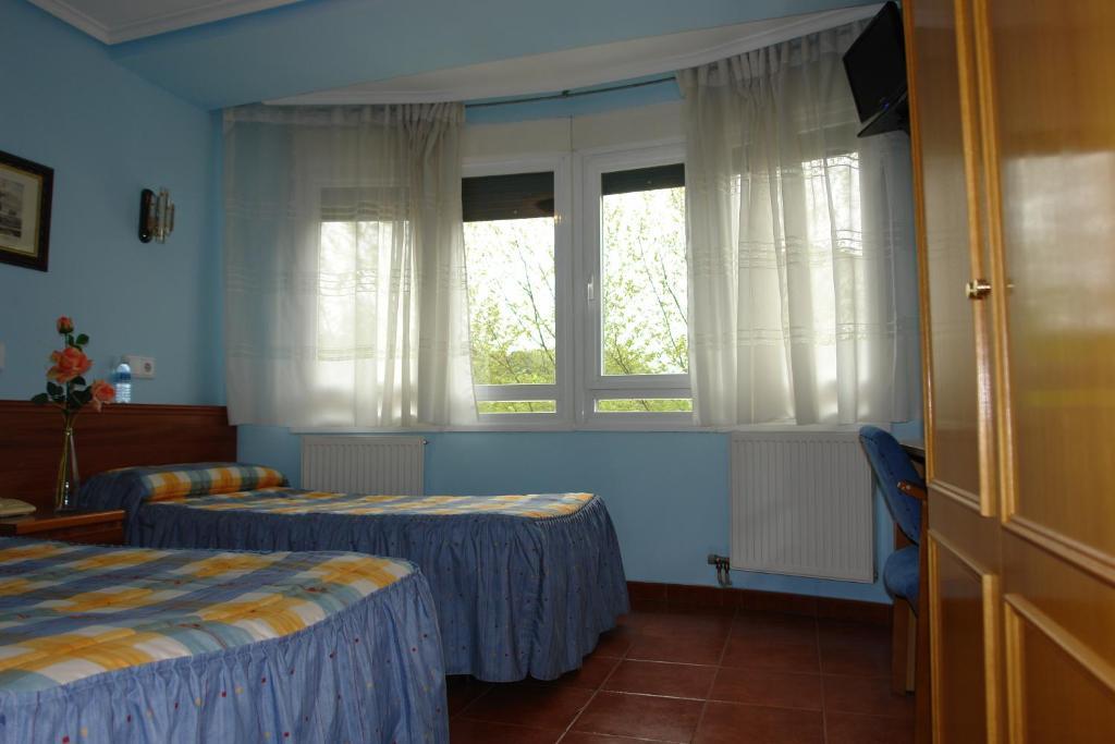 Hostal Campus Burgos Room photo