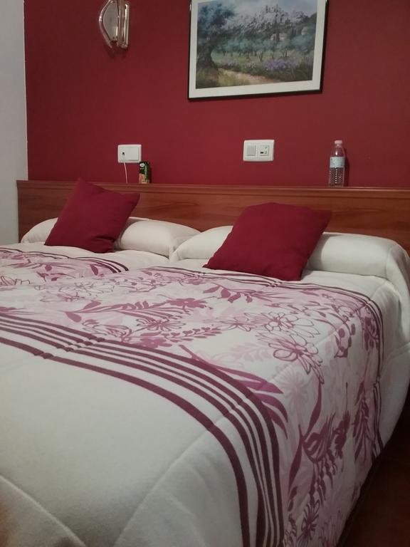 Hostal Campus Burgos Exterior photo